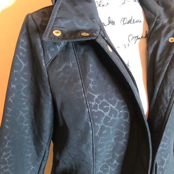 ❤️Jaclyn Smith black leopard print coat - Picture 2 of 9